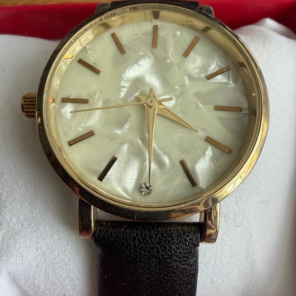 Classic Black Leather Women’s Watch - Picture 3 of 4